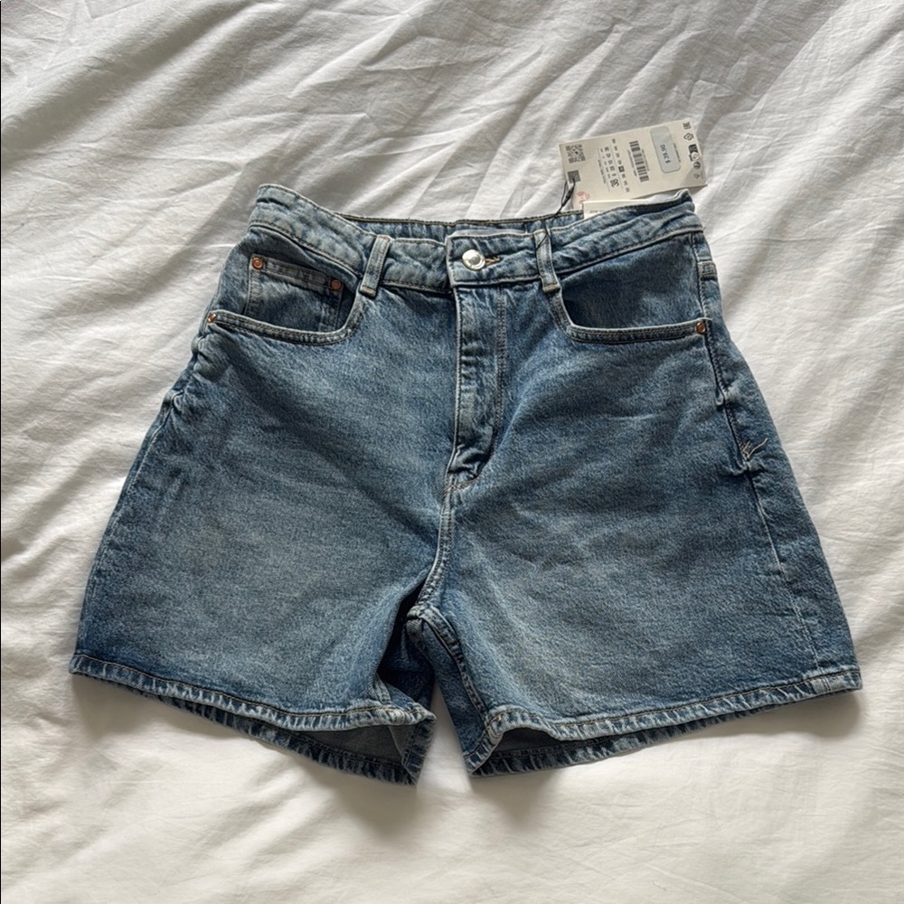 Zara Mom Fit high rise shorts